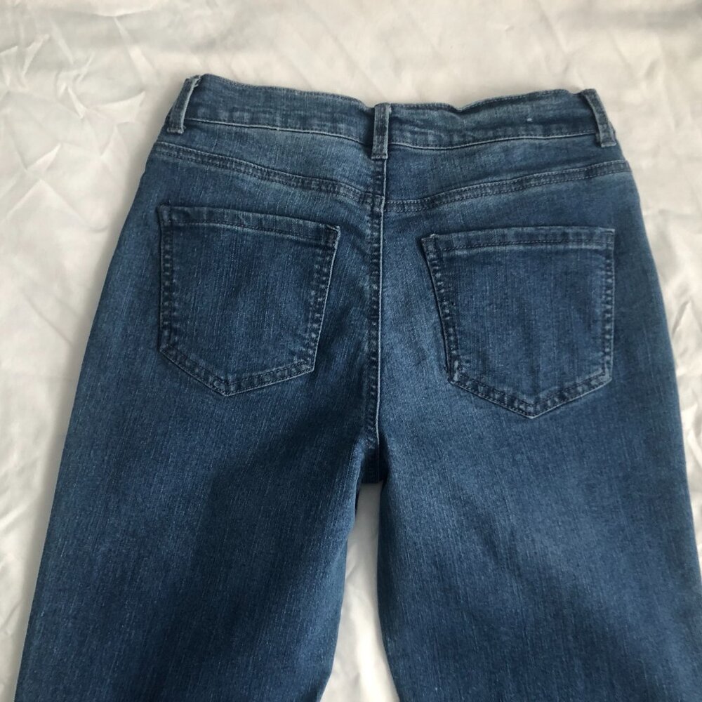 Woman's Gloria Vanderbilt Jeans Size 6 Straight Leg Amanda Like New - Picture 5 of 8